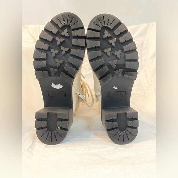 Espirit Cream Boots - Picture 4 of 6